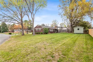 4017 Wexford Dr, Greensboro, NC 27406 - Photo 32