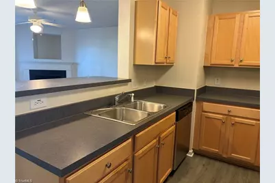 2600 Pennoak Way #H, Greensboro, NC 27407 - Photo 6