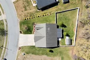 808 Carraway Dr, Graham, NC 27253 - Photo 4