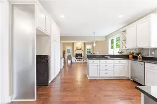 104 Bayhill Ct, Mebane, NC 27302 - Photo 8