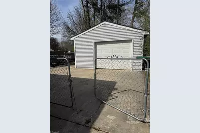 2004 Bailiff Street, Greensboro, NC 27403 - Photo 8