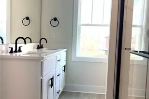 14 W Colonial Dr, Thomasville, NC 27360 - Photo 12