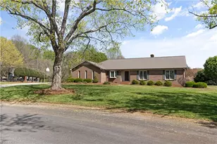 316 Siouan Dr, Lexington, NC 27295 - Photo 2