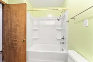 519 Riverside Dr, Burlington, NC 27215 - Photo 22