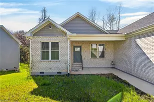 2113 Lancey Dr, Thomasville, NC 27360 - Photo 2