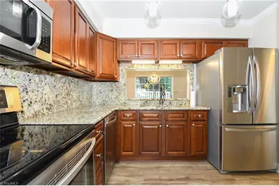 10 Appletree Lane, Greensboro, NC 27455 - Photo 8