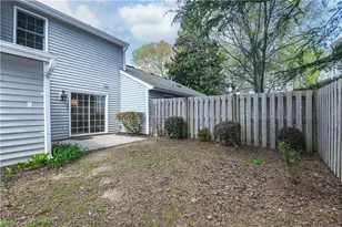 10 Apple Tree Ln, Greensboro, NC 27455 - Photo 24