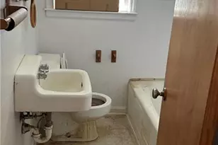 438 Fulton St, Burlington, NC 27217 - Photo 8