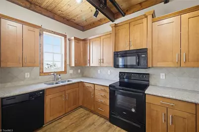 445 McAdoo Avenue, Greensboro, NC 27406 - Photo 16