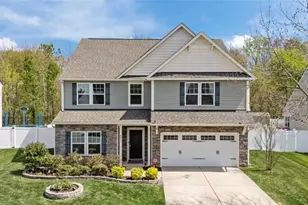 4033 Medina Ct, Pfafftown, NC 27040 - Photo 1