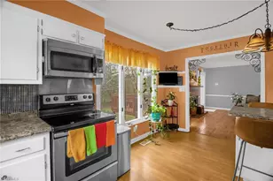 3710 Madrid Ct, Greensboro, NC 27406 - Photo 8