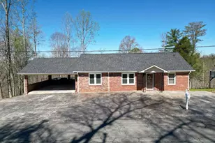 490 Oakland Dr, Elkin, NC 28621 - Photo 2