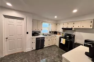 490 Oakland Dr, Elkin, NC 28621 - Photo 8