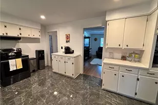 490 Oakland Dr, Elkin, NC 28621 - Photo 12