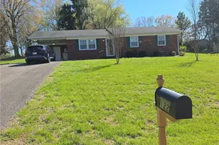 122 Northview Dr, Pilot Mountain, NC 27041 - Photo 2