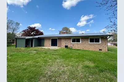 118 Lakeview Circle, Thomasville, NC 27360 - Photo 2