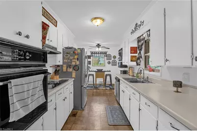 11 Swaim Drive, Thomasville, NC 27360 - Photo 8