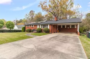 11 Swaim Dr, Thomasville, NC 27360 - Photo 2