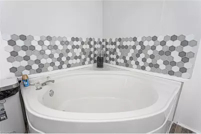 410 W Old Glencoe Road, Burlington, NC 27217 - Photo 14