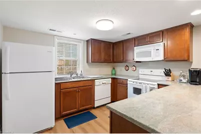 2870 Deerwood Drive, Winston-Salem, NC 27103 - Photo 32