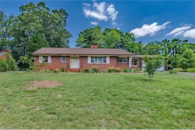 246 Fairview Avenue, Mount Airy, NC 27030 - Photo 2