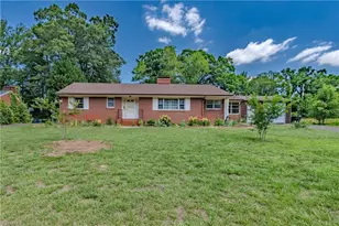 246 Fairview Ave, Mount Airy, NC 27030 - Photo 2