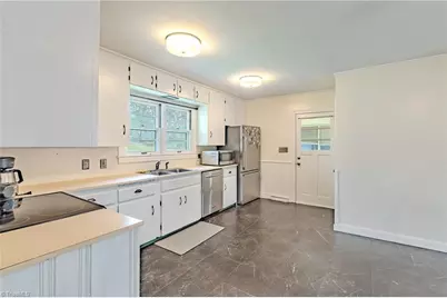 246 Fairview Avenue, Mount Airy, NC 27030 - Photo 12