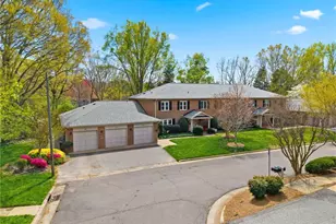 879 Brookleigh Ct, Winston-Salem, NC 27104 - Photo 1