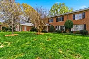 879 Brookleigh Ct, Winston-Salem, NC 27104 - Photo 4