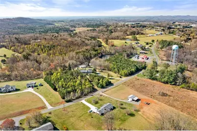 000 Holly Springs Road, Mount Airy, NC 27030 - Photo 10