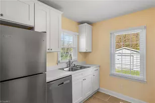 810 Elwell Ave, Greensboro, NC 27405 - Photo 16