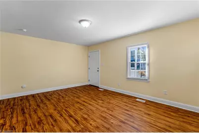 810 Elwell Avenue, Greensboro, NC 27405 - Photo 8