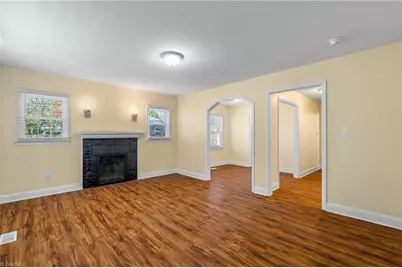 810 Elwell Avenue, Greensboro, NC 27405 - Photo 6