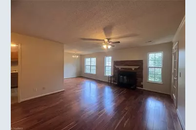 15 Meadowood Glen Way, Greensboro, NC 27409 - Photo 12