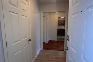 15 Meadowood Glen Way, Greensboro, NC 27409 - Photo 2