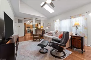 6 Brookglen Ln, Greensboro, NC 27410 - Photo 14