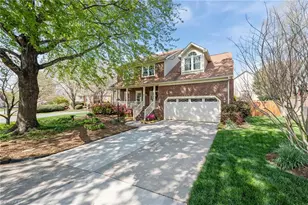 6 Brookglen Ln, Greensboro, NC 27410 - Photo 2