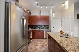 810 W 4th St, Winston-Salem, NC 27101 - Photo 8