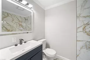 306 Lakeshore Dr, Thomasville, NC 27360 - Photo 10