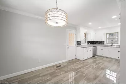 306 Lakeshore Drive, Thomasville, NC 27360 - Photo 6