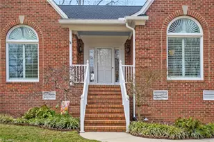 2708 Sturbridge Ct, Burlington, NC 27215 - Photo 2