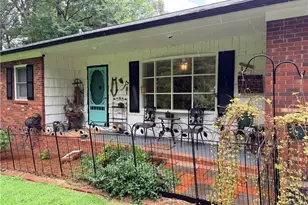 357 Holly Hill St, North Wilkesboro, NC 28659 - Photo 2