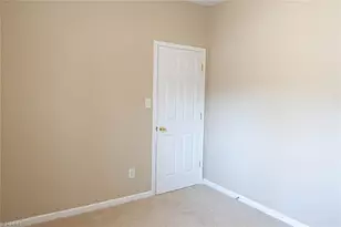 2605 Feather Bend Ct, Charlotte, NC 28269 - Photo 4