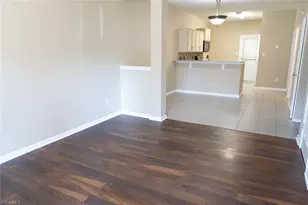 2605 Feather Bend Ct, Charlotte, NC 28269 - Photo 2