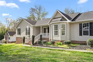 2506 Megan Dr, Ramseur, NC 27316 - Photo 2