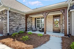 140 Castle Pond Dr, Winston-Salem, NC 27107 - Photo 4