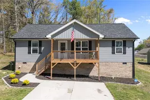 1822 Woodsway Dr, Thomasville, NC 27360 - Photo 1