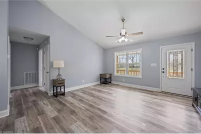 1822 Woodsway Drive, Thomasville, NC 27360 - Photo 8