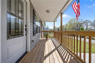 1822 Woodsway Dr, Thomasville, NC 27360 - Photo 10