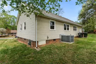 1611 Maple Ridge Ct, Greensboro, NC 27455 - Photo 24